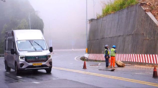 Chủ động bảo đảm an toàn giao thông trên các tuyến đường đèo trong mùa mưa bão